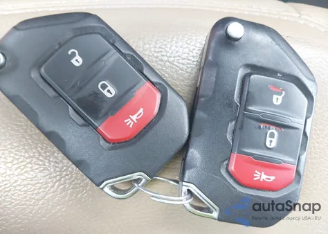 2018 Jeep Wrangler Unlimited Rubicon 4X4 z USA, uszkodzony, nr VIN 1C4HJXFG8JW170506